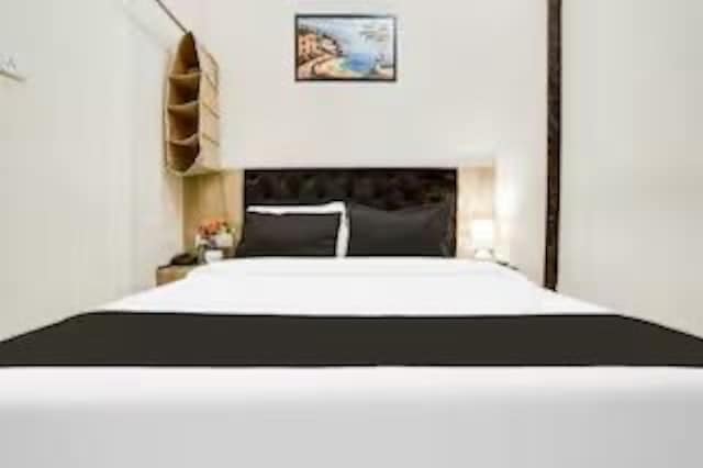 Collection O Asalpha Metro Station Formerly Venture Grand