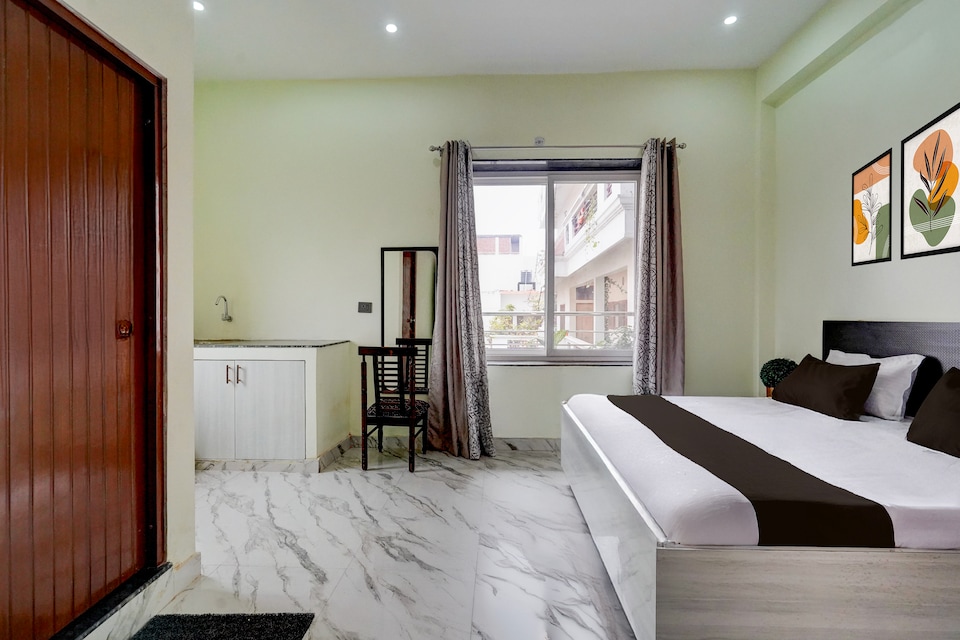 SPOT ON Hotel Suryanjay Inn, Golghar, Gorakhpur