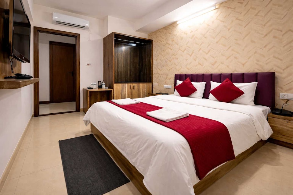 Collection O Ravi Talkies Bhubaneswar, Bapuji Nagar, Bhubaneswar