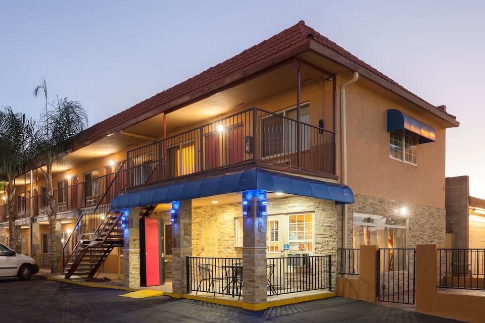 Om Park Inn and Suites El Cajon near San Diego, El Cajon, CA, El Cajon, CA