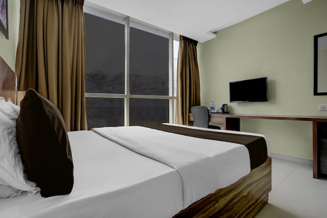 Super Townhouse MIDC Andheri Formerly Royal international