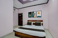 OYO Collection O Gorakhpur Mandir Formerly Pavitra Palace