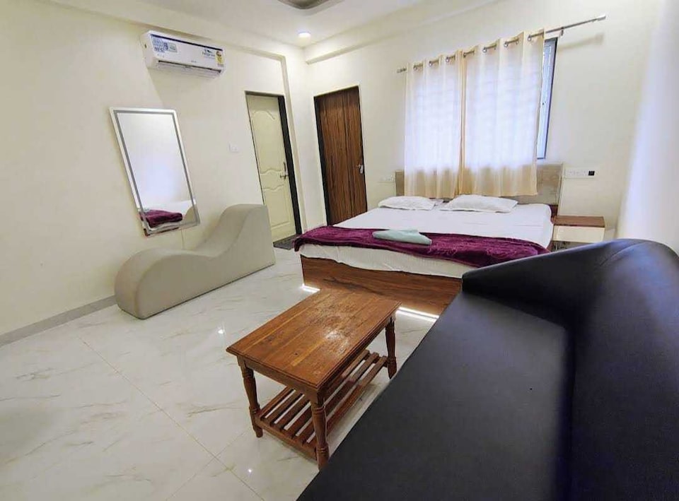 SPOT ON Samadhan executive hotel and loging, Khadakwasla Pune, Pune