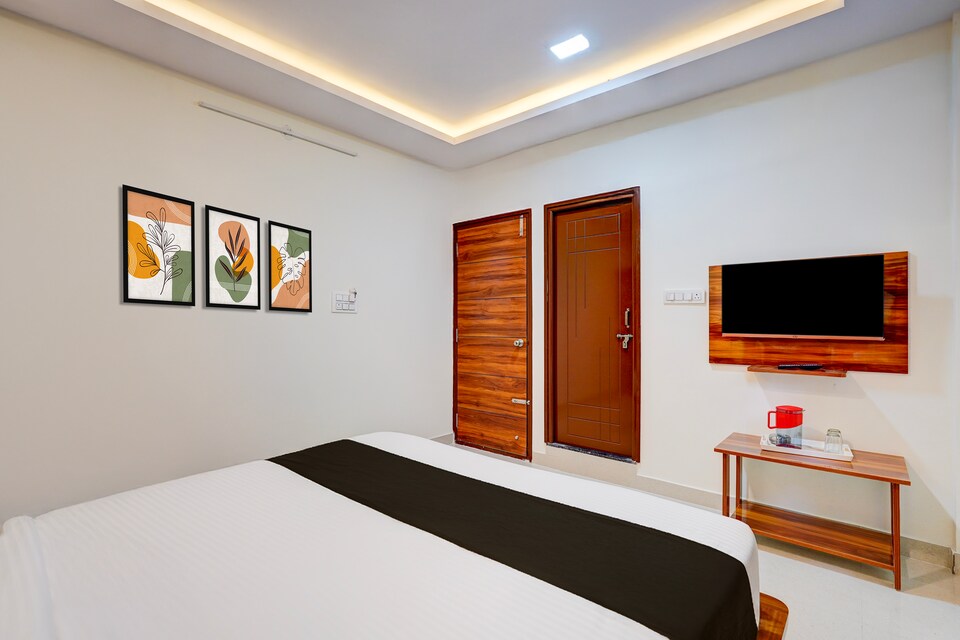 Hotel O ASHRAYA PARADISE, KR Puram Bangalore, Bangalore