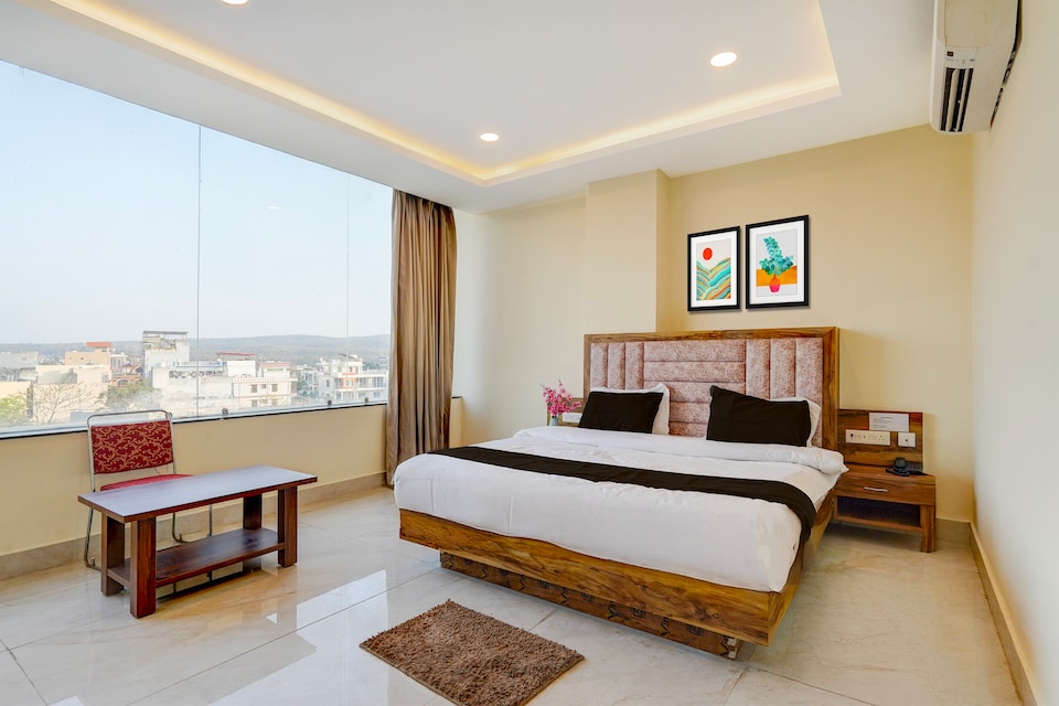 Hotel O PCR CONTINENTAL , Rispana Pul Dehradun, Dehradun