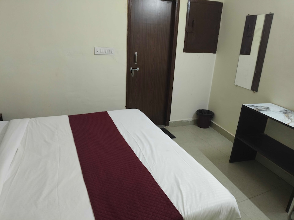 Hotel O  The Metro Inn, Noida City, Noida