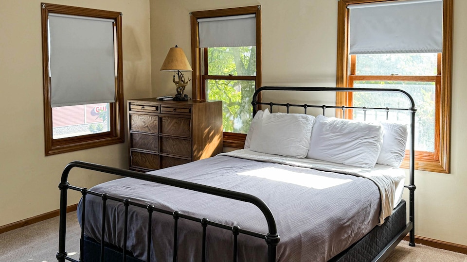 Studio 6 Lake George, NY - Adirondacks, C12845-5, Albany NY