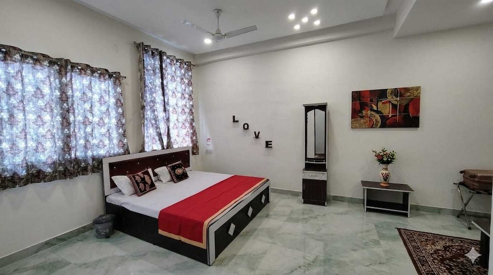 OYO 843349 THE ROYAL IN, Mirzapur, Mirzapur