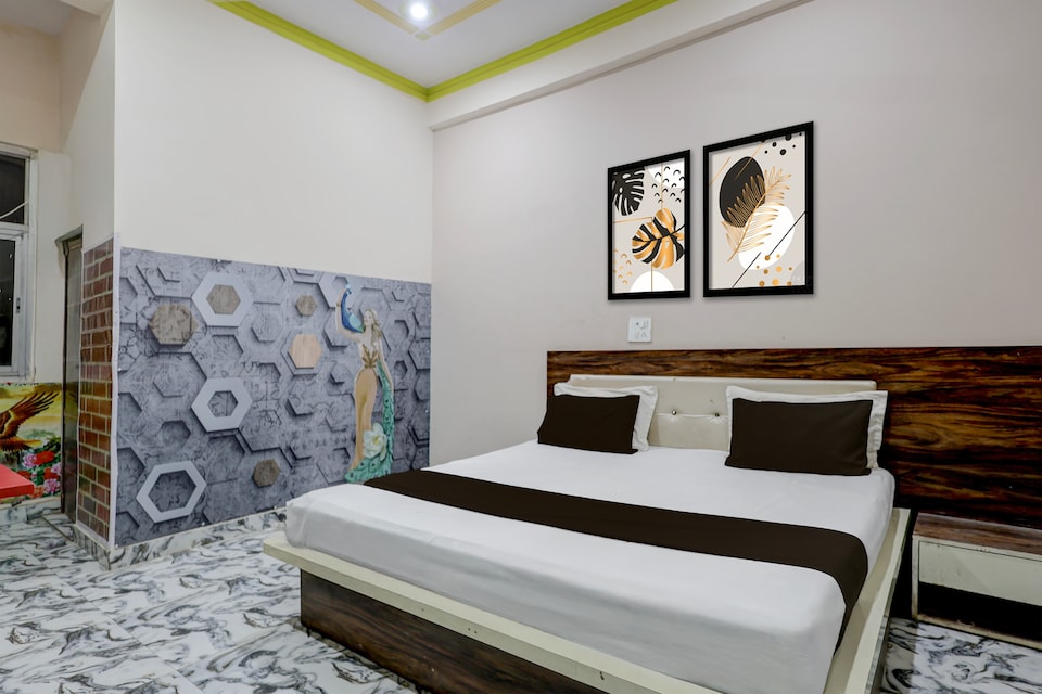 Spot On Shukhdev Hotel, Banke Bihari Mandir Vrindavan, Vrindavan