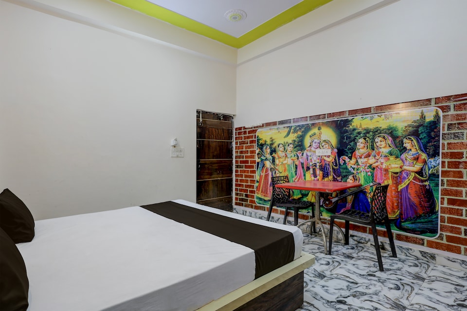Spot On Shukhdev Hotel, Banke Bihari Mandir Vrindavan, Vrindavan