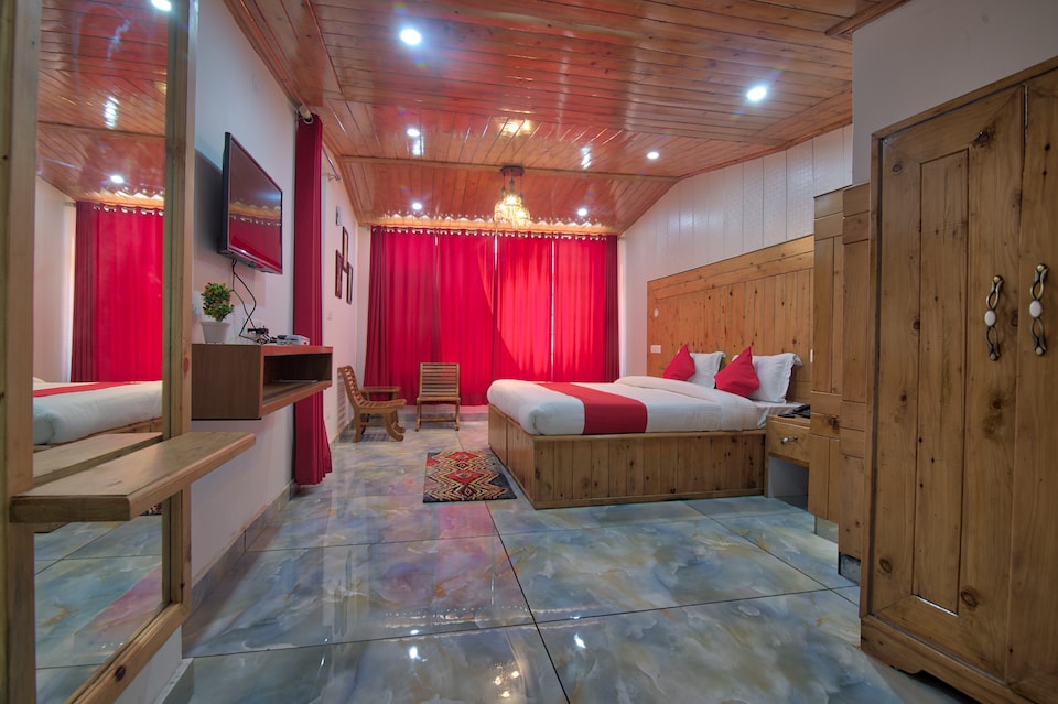 OYO 13755 Woodstock Inn, Dalhousie, Dalhousie