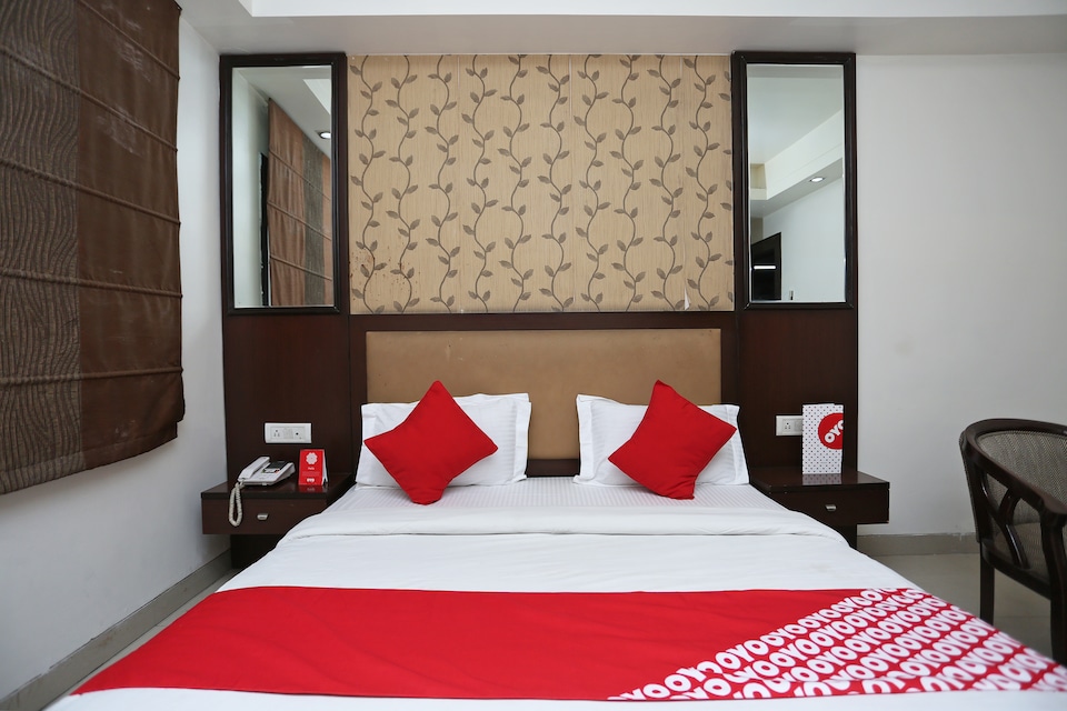 OYO 13758 XS Residency, Vaishali Kaushambi Metro, Ghaziabad