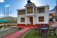 OYO Hotel Galwan Palace