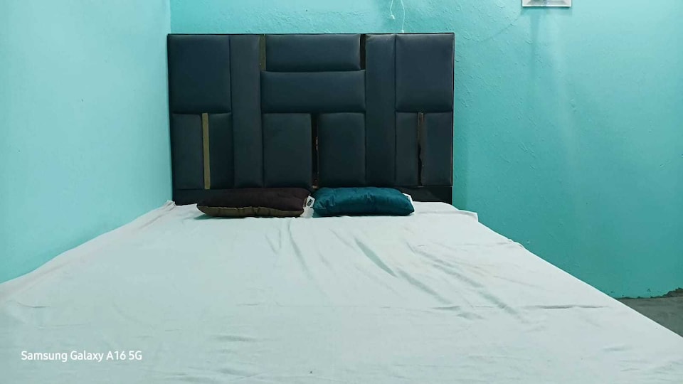 SPOT ON Royal Village Grand Hotel, Munourpur, Munourpur