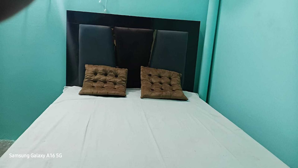 SPOT ON Royal Village Grand Hotel, Munourpur, Munourpur