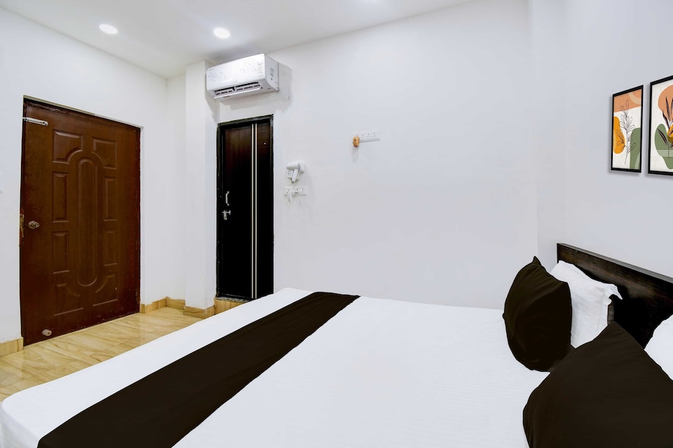 OYO 843380 AVANI'S HOTEL, Khagaria, Khagaria