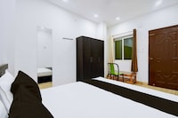 OYO 843380 AVANI'S HOTEL