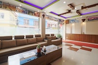 OYO 136 Hotel Om Plaza