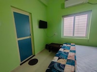 Hotel O Candle Light Inn