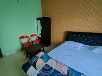 Hotel O Candle Light Inn