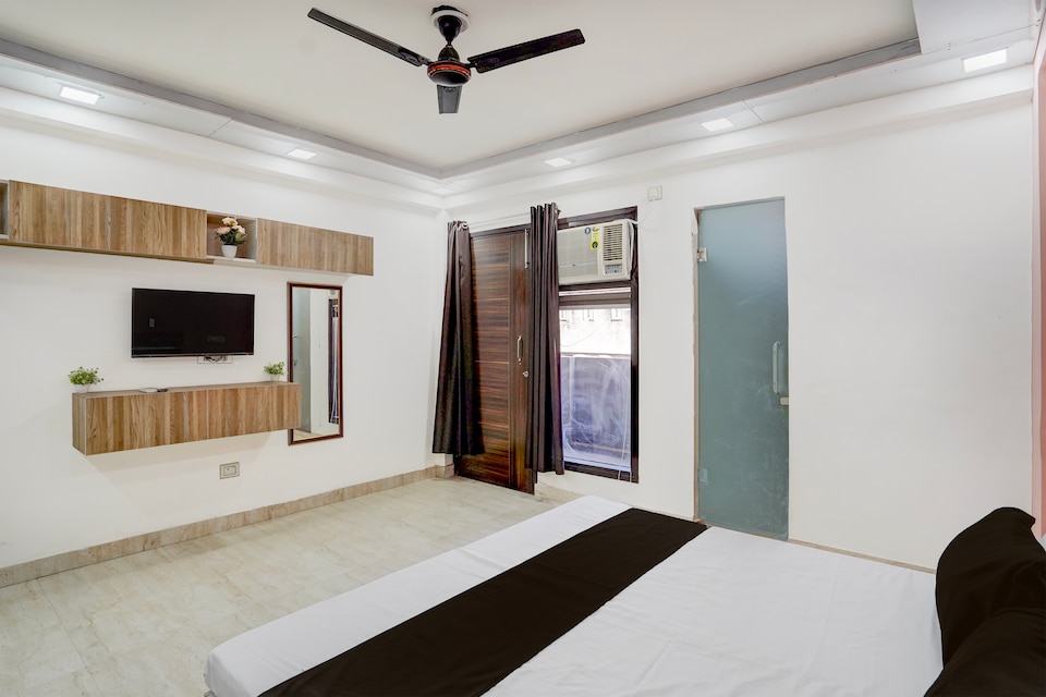Hotel O The Better Inn, Golf Course Road, Gurgaon