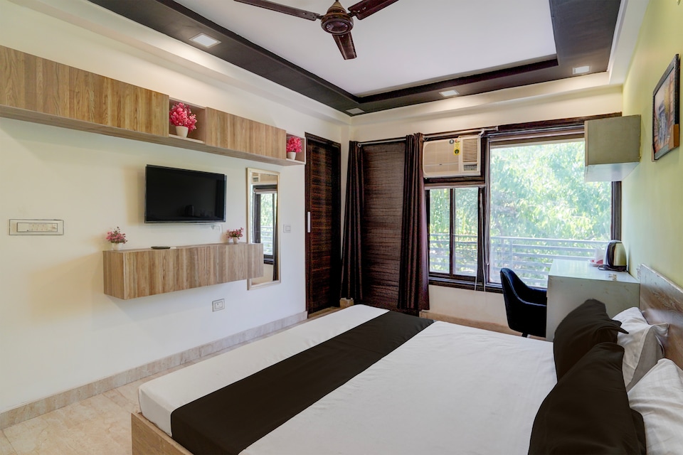 Hotel O The Better Inn, Golf Course Road, Gurgaon