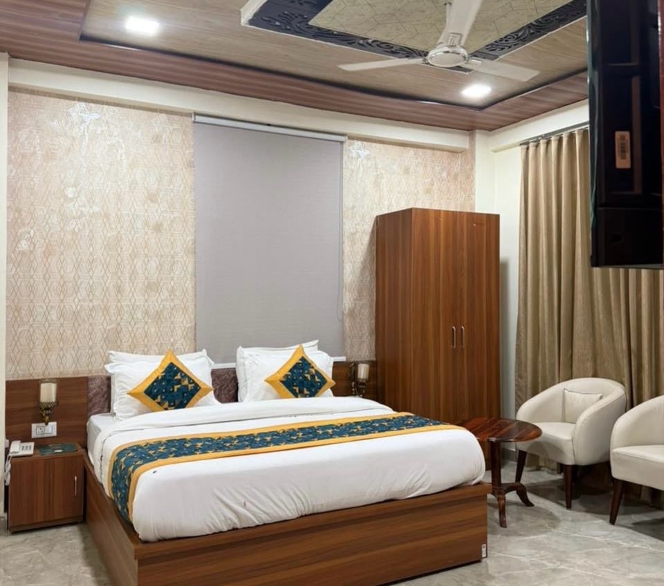 Hotel O The Better Inn, Golf Course Road, Gurgaon