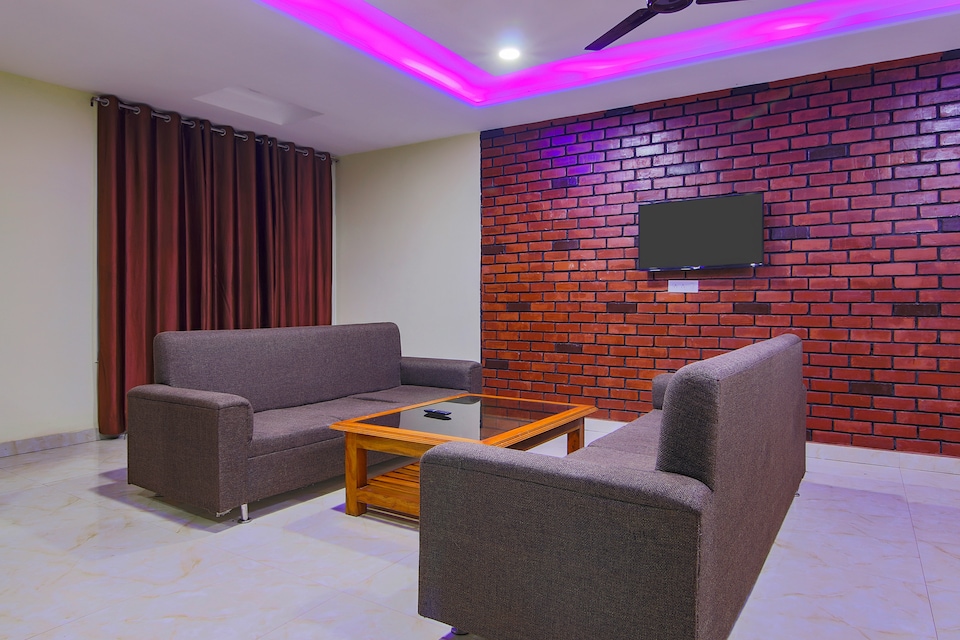 OYO Home 13769 Spacious 2BHK, Kasauli, Kasauli