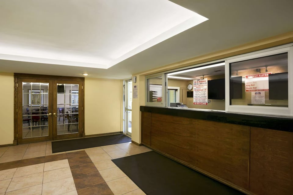 Townhouse Lansing Near Calumet City I-94/ I-80, Lansing, IL, Lansing, IL