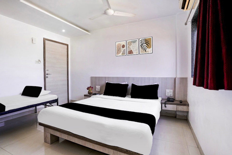Super Hotel O Shri Saibaba Sansthan Temple Shirdi Formerly Kalpadeep Inn, Shirdi, Shirdi
