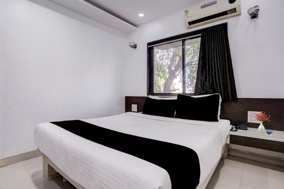 Super Hotel O Shri Saibaba Sansthan Temple Shirdi Formerly Kalpadeep Inn, Shirdi, Shirdi