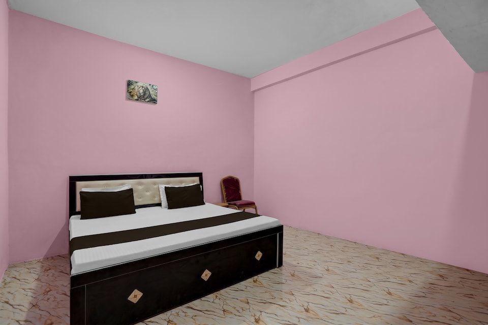 SPOT ON Pk Hotel & Restaurant , Rambagh Allahabad, Prayagraj