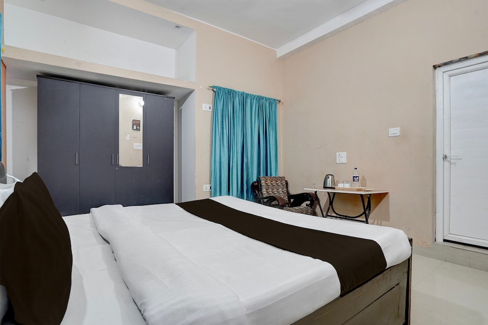 Hotel O Madhav Villa, Boring Road Patna, Patna