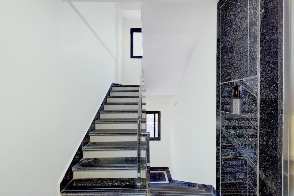 Super Townhouse Oak Miyapur Road Bachupally, Kukatpally, Hyderabad