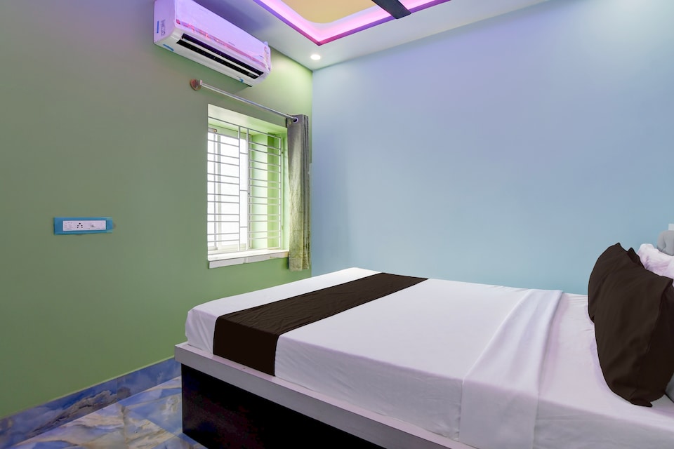 Hotel O  Swapno Puron Hotel & Restuarant , VIP Road Kolkata, Kolkata