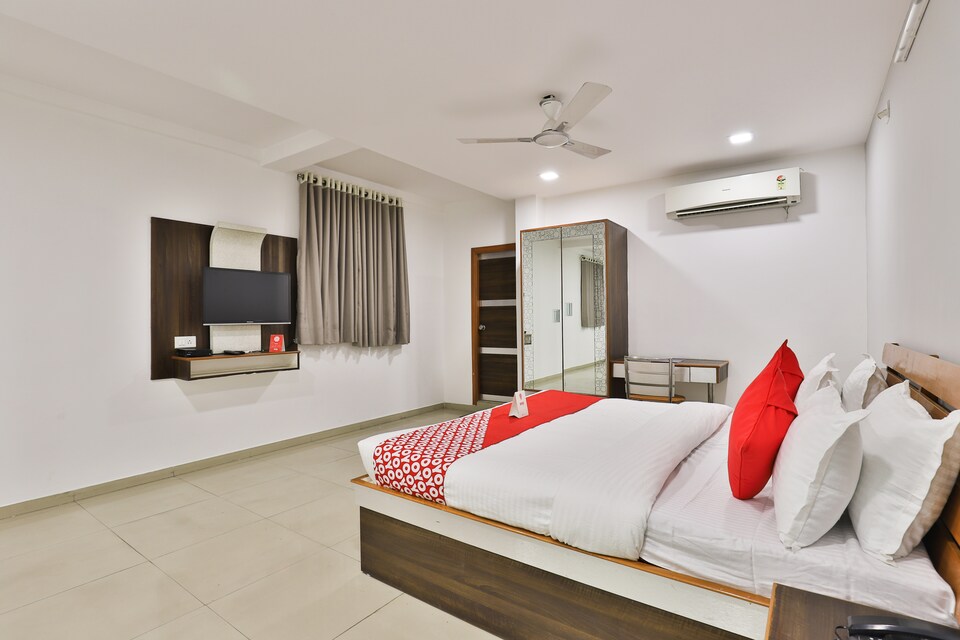 OYO 13776 Hotel Grand Sahara, Manjusar GIDC Savli, Vadodara