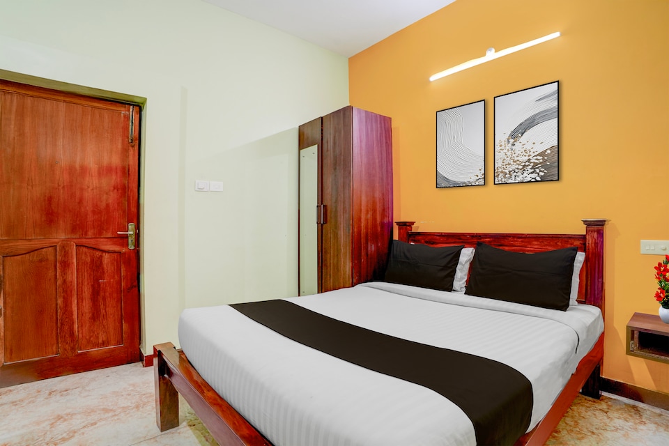 Collection O Sri Varadaraja Perumal Temple Pondicherry Formerly Zamindar Heritage, Pondicherry City Centre, Pondicherry