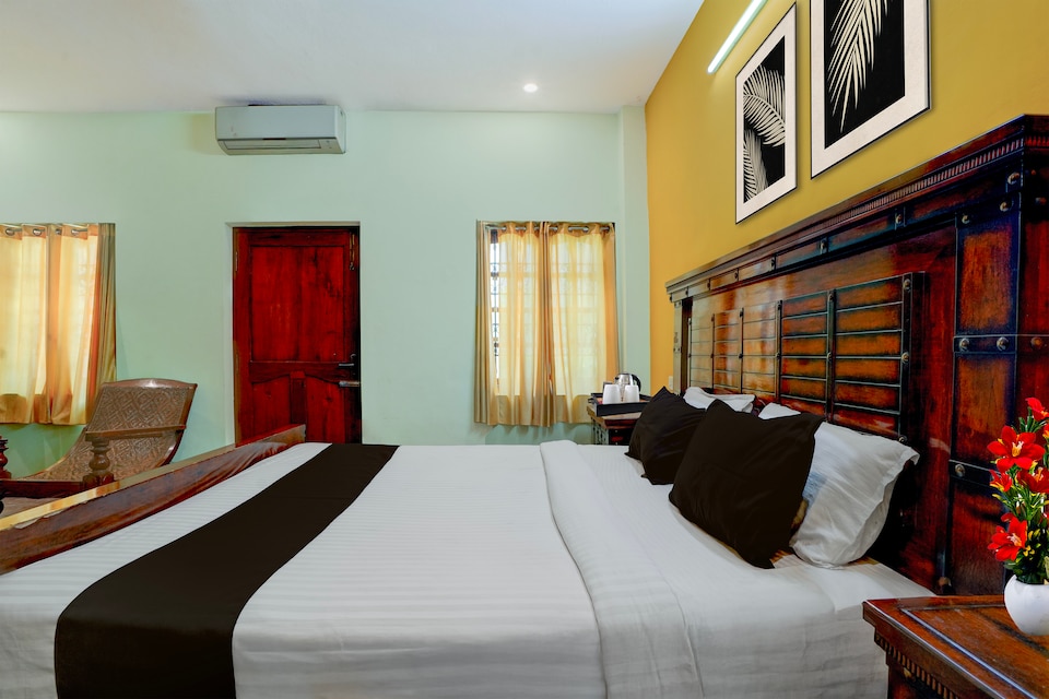 Collection O Sri Varadaraja Perumal Temple Pondicherry Formerly Zamindar Heritage, Pondicherry City Centre, Pondicherry