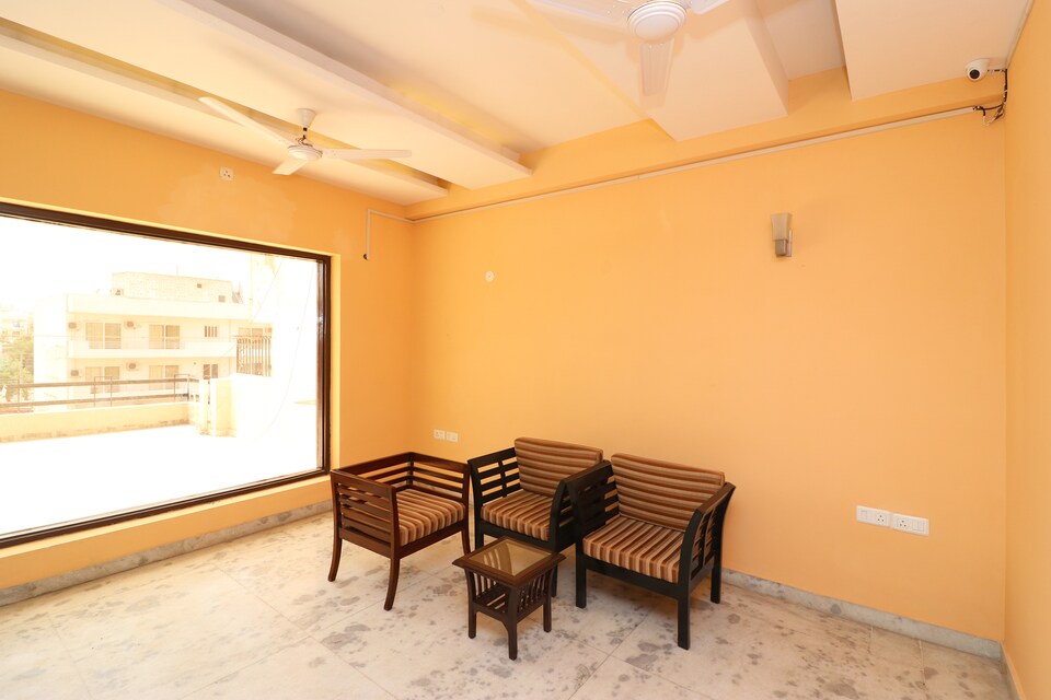 OYO Om Villa Near Omaxe Celebration Mall, Medanta, Gurgaon