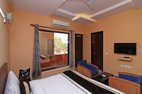 OYO Om Villa Near Omaxe Celebration Mall