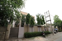 Capital O The Claire Near Leisure Valley Park