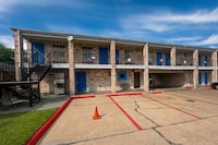 Golden Motel Near Houston Medical Center