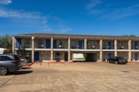 Golden Motel Near Houston Medical Center