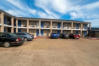 Golden Motel Near Houston Medical Center