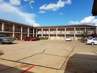 Golden Motel Near Houston Medical Center