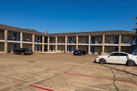 Golden Motel Near Houston Medical Center