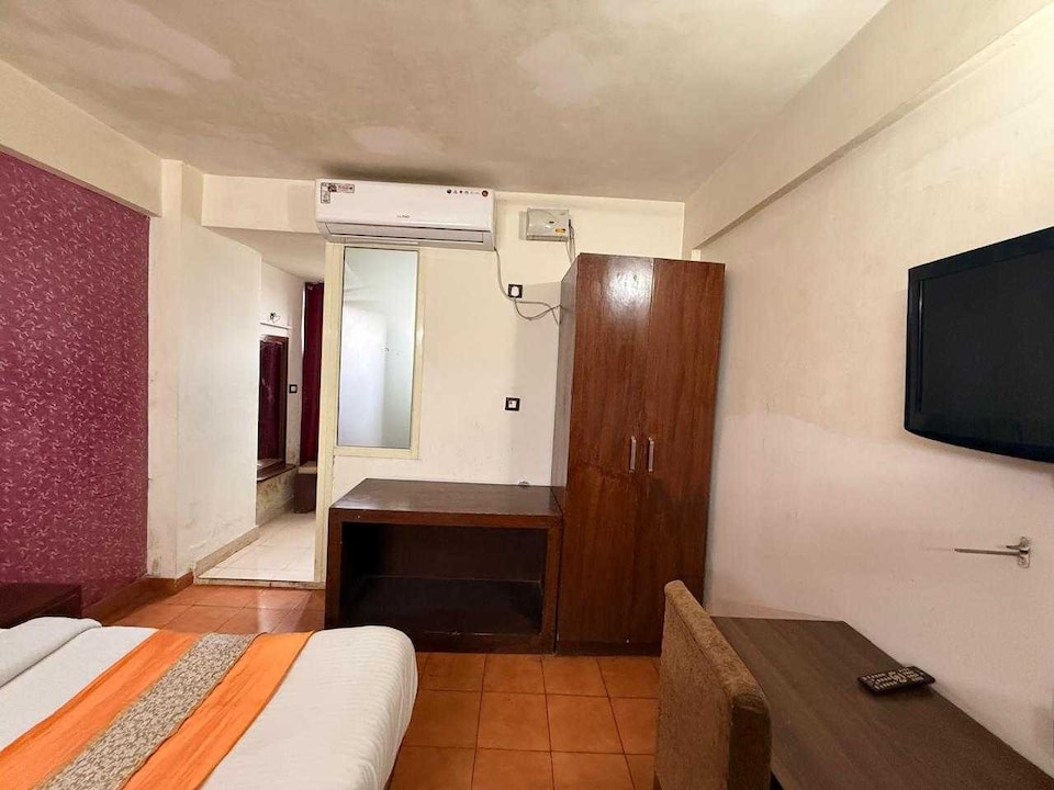 Hotel O Dharampur Crossway, Dehradun ISBT, Dehradun