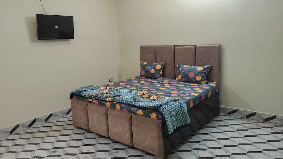 SPOT ON Hotel Homestay, Nizamuddin Delhi, Delhi