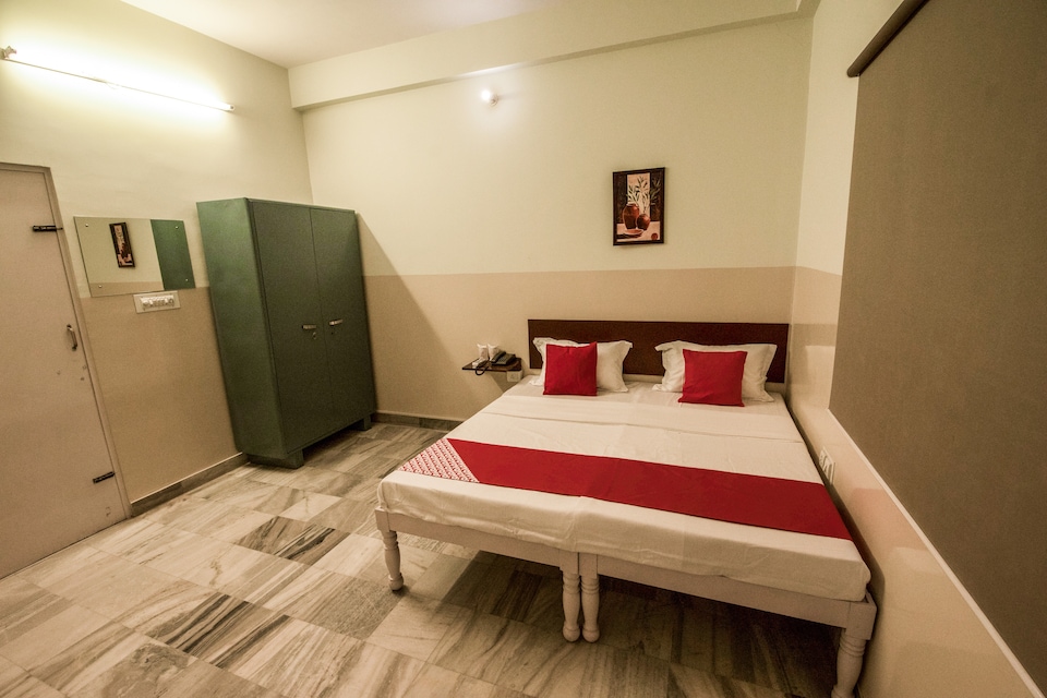 OYO 13790 Hotel Satya Regency, Raja Park Jaipur, Jaipur