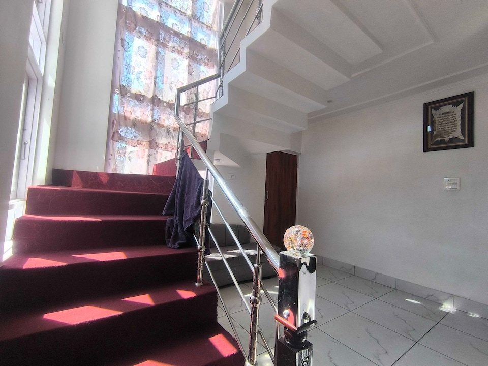 Hotel O Wave Inn, Nishat, Srinagar